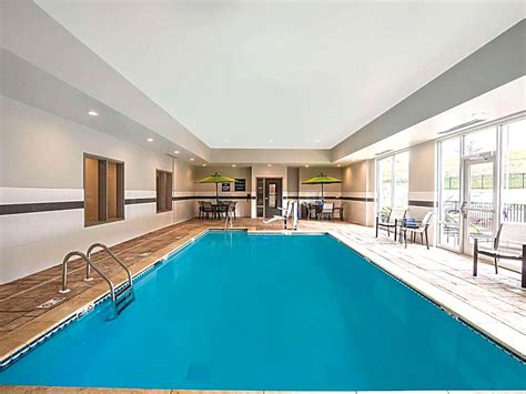 Top 11 Hotels with Pool in Cleveland - Anna Holt's Guide