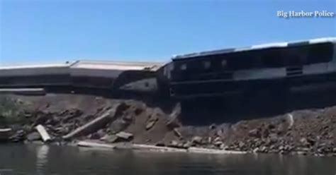 Amtrak Train Derails In Washington State; Minor Injuries - CBS New York