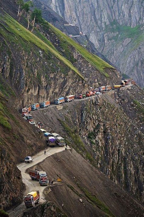 Zojila La Pass Jammu and Kashmir | Lugares assustadores, Viagens ...