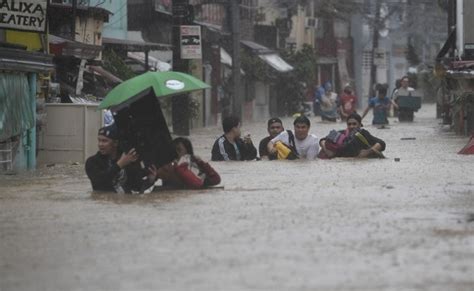 One Dead After Typhoon Vamco Hits Philippines