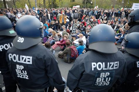 German Parliament Passes Contentious Covid-19 Lockdown Law Amid Massive ...