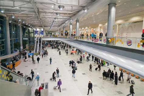 Hall Of Domodedovo International Airport In Moscow With Passengers ...