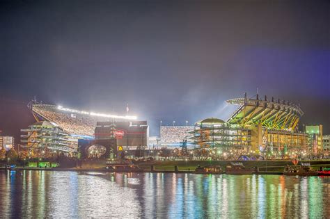 Dave DiCello Photography | Heinz Field | A view of Heinz Field glowing ...