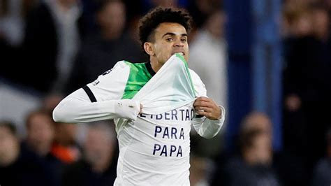 Luiz Díaz begs for release of kidnapped father after scoring stoppage-time equalizer for ...