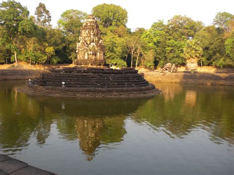 Tours in Cambodia: The Neak Pean temple