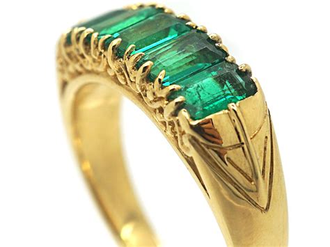 18ct Gold Five Stone Emerald Ring (876N) | The Antique Jewellery Company