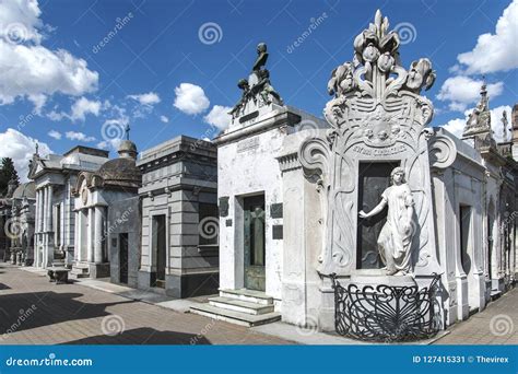 La Recoleta Cemetery in Buenos Aires, Argentina Editorial Photo - Image ...