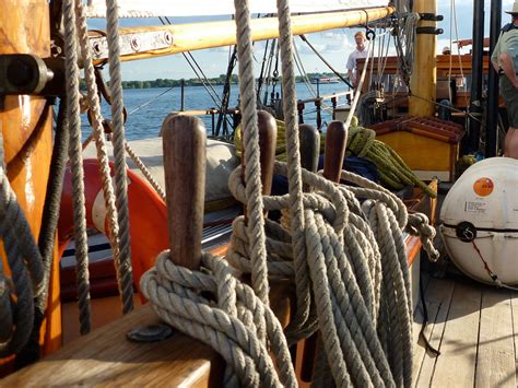 Tall ship sailing on the Pathfinder | Wind and Sail