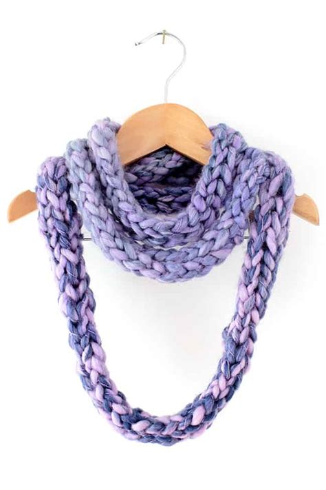 10 Finger Knitting Scarf Patterns