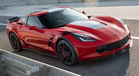 Exploring the 2018 Chevy Corvette Stingray | McCluskey Chevrolet