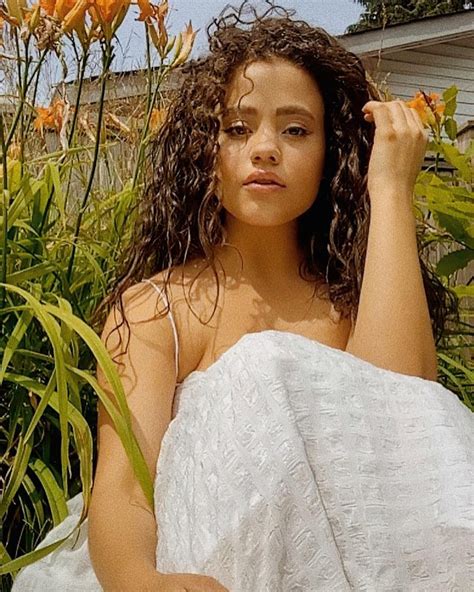 SARAH JEFFERY – Instagram Photos 07/20/2020 – HawtCelebs