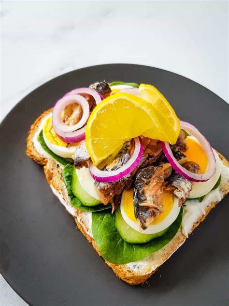 Easy Sardine Sandwich - Hint of Healthy