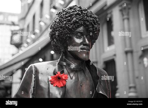 Phil Lynott Statue, Dublin, Ireland Stock Photo - Alamy