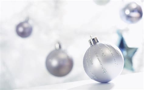 1 White Christmas Ball Christmas Ornaments Wallpapers - HD Wallpapers 70394