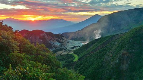 Papandayan Mountain The Beautiful Place For Mountain Climber In Western Java, Indonesia ...