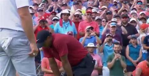 Tiger Woods' Birdie Putt On The 11th Hole Missed By The Smallest Margin ...