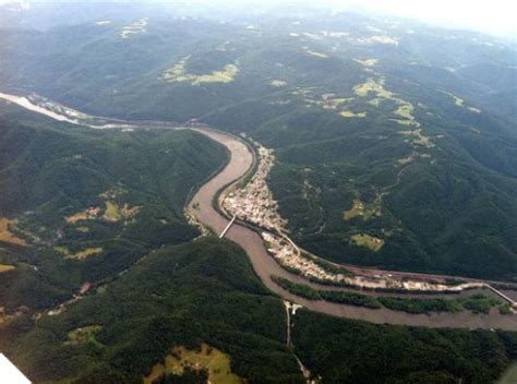 Air view of Hinton, Wv | West Virgina | West virginia history, West ...