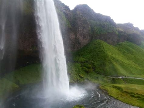 4 Best Southern Iceland Attractions: Parks, Beaches, Glaciers, and Falls