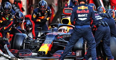 Red Bull are pioneers: They have found a way for insanely fast pit stops