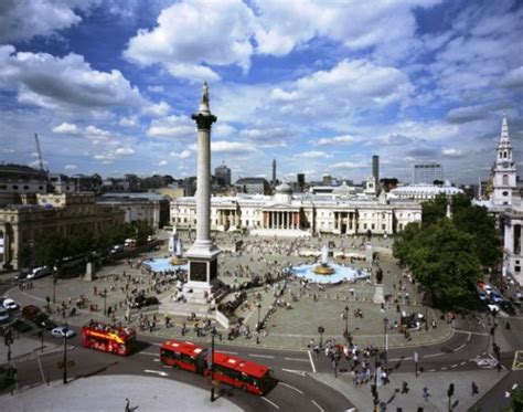 Historic Trafalgar Square London – EtravelTrips.com