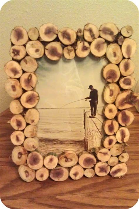 Ginger Flair: DIY: Wood Slice Picture Frame