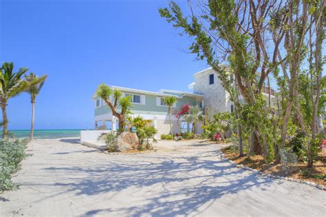 Islamorada Beachfront Home: a luxury Single Family Home for sale in ...