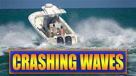 Boats CRASHING WAVES at Haulover Inlet - YouTube