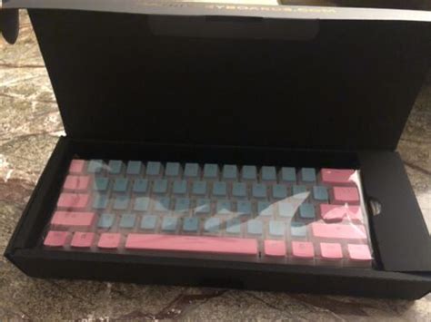 Matrix x Clix Mechanical Gaming Keyboard 60% RGB Cotton Candy Red SwitchesのeBay公認海外通販｜セカイモン