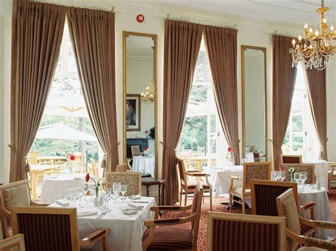 Taplow House Hotel in Hertfordshire & Buckinghamshire and nr Windsor : Luxury Hotel Breaks in the UK