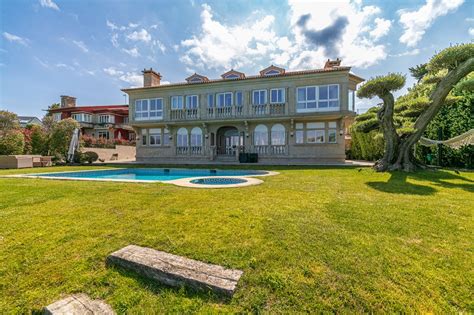 Vigo Villa In Vigo, Galicia, Spain For Sale (12870193)