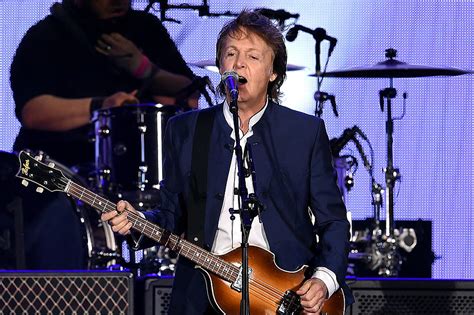 Paul McCartney Kicks Off 'Freshen Up' Tour in Canada