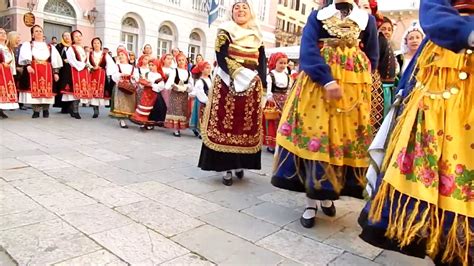 Traditional Greek Dance - YouTube