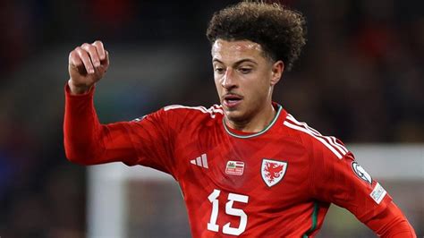 Ethan Ampadu: Maturing Leeds United player can give Wales fans hope ...