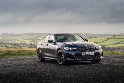 2023 BMW 340i Stands Out a Mile in Frozen Tanzanite Blue