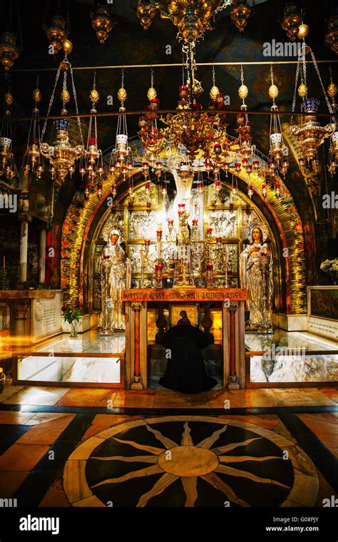 Interior of the Church of the Holy Sepulcher Stock Photo - Alamy