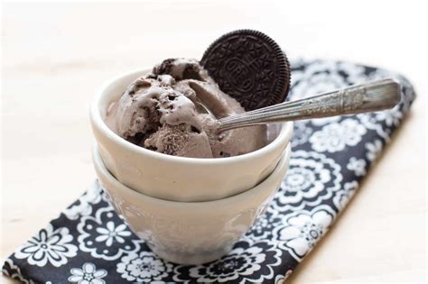 Oreo Ice Cream - Barefeet in the Kitchen