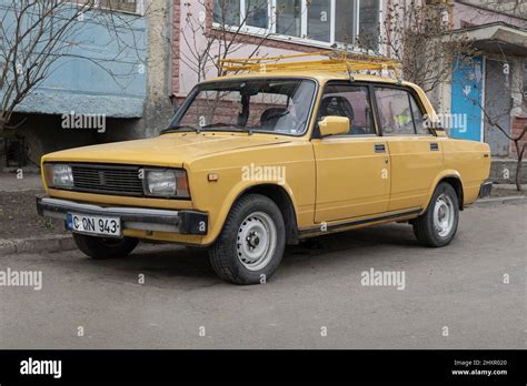 CHISINAU, MOLDOVA-MARCH 14, 2022: 1980 VAZ-2105 Zhiguli (LADA 2105, Lada Riva Stock Photo - Alamy