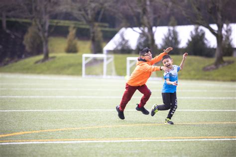 Here are eight of the best outdoor PE games, using balls, beanbags, flags, hula hoops or no ...