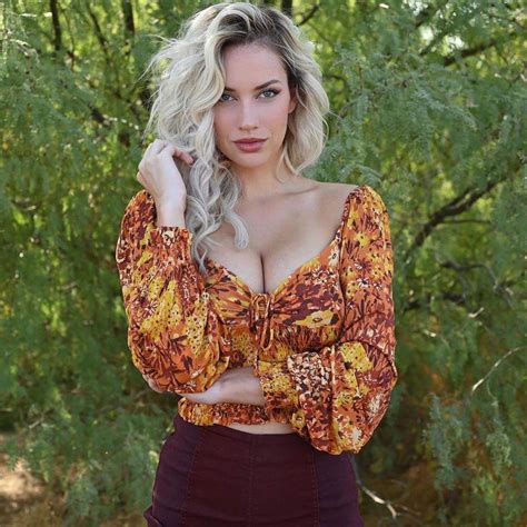 Stunning golfer Paige Spiranac gives fans golf lessons on social media - Photogallery Gorgeous ...