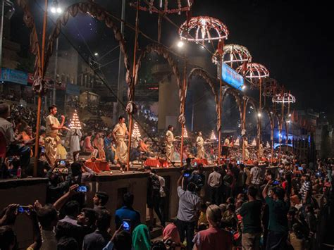 Dashashwamedh Ghat, Varanasi - HopOn India