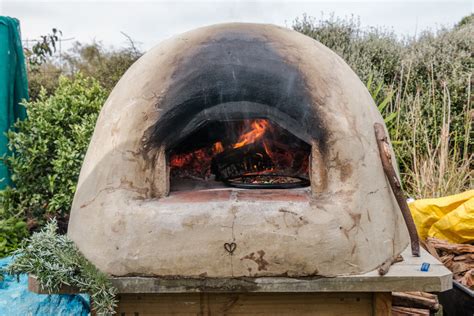 How To Make & Bake With An Earth Oven