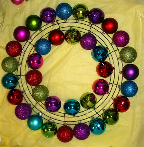 Homemade christmas wreaths, Holiday wreaths diy, Holiday wreaths diy ...