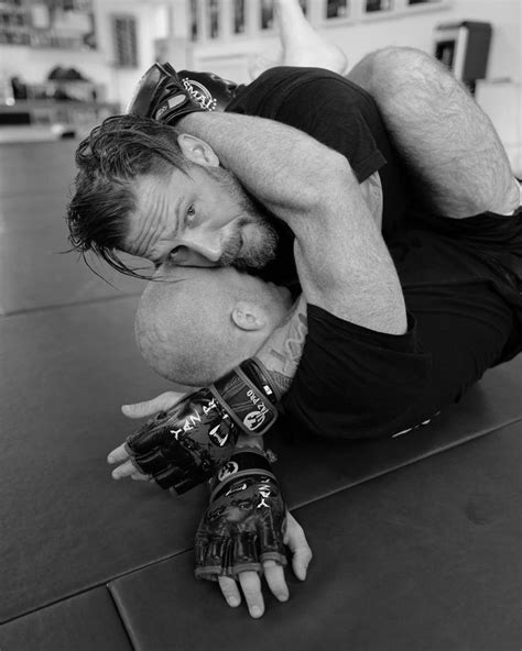 TOM HARDY’S MMA WORKOUT IS GETTING HIM ABSOLUTELY RIPPED TO PLAY VENOM ...