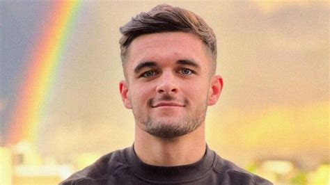 Jake Daniels: Gay Blackpool player met partner in DMs - Attitude