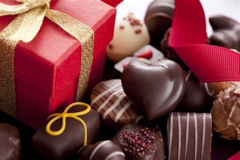 How did boxes of chocolate become a Valentine's Day tradition?