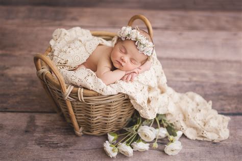 Kelly Kristine Photography | Newborn Baby Girl and Flowers #newbornphotography #childrenphotogr ...