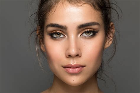 Siren Eyes: How to Master the Sultry Trend