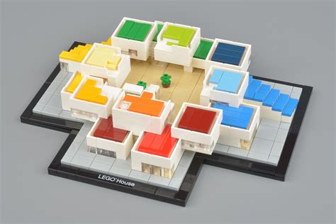 LEGO 21037 LEGO House review | Brickset