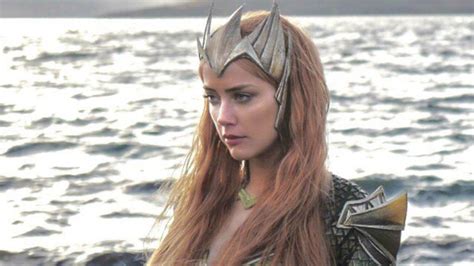 Amber Heard divulga foto nos bastidores de Aquaman - GeekBlast