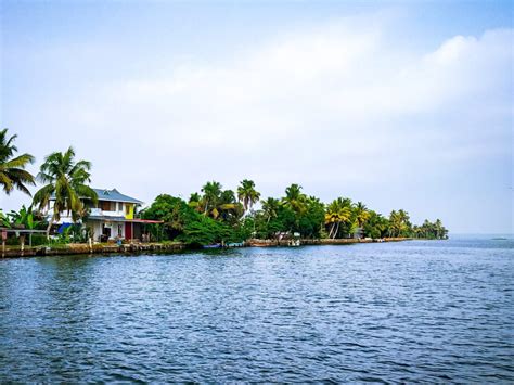 Top 9 Beach Resorts in Alleppey | Veena World